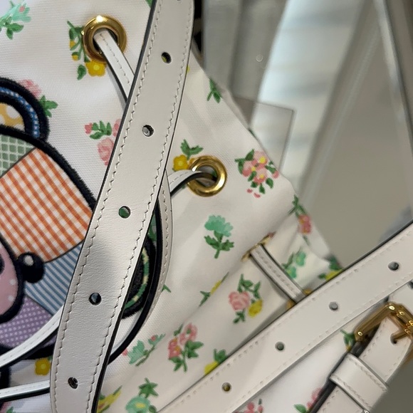 MOSCHINO 🧸
Teddy Bear Bucket Bag - Picture 15 of 15